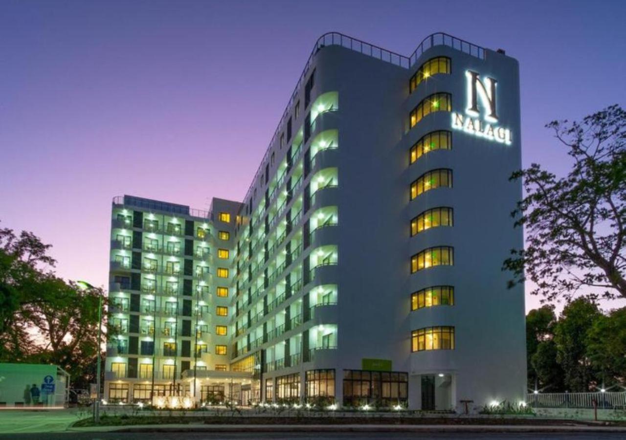 Nalagi Hotel 나디 외부 사진